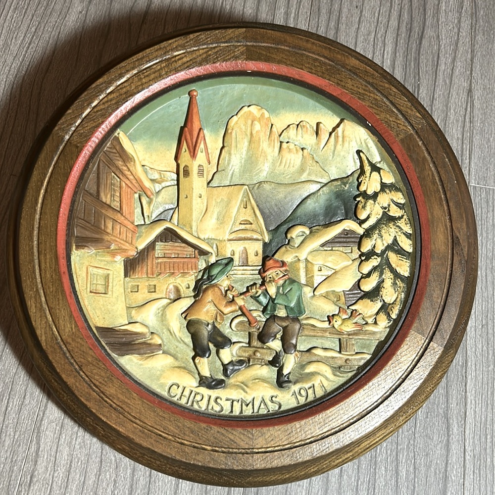 Charming Christmas 1971 Wall Art, Vintage